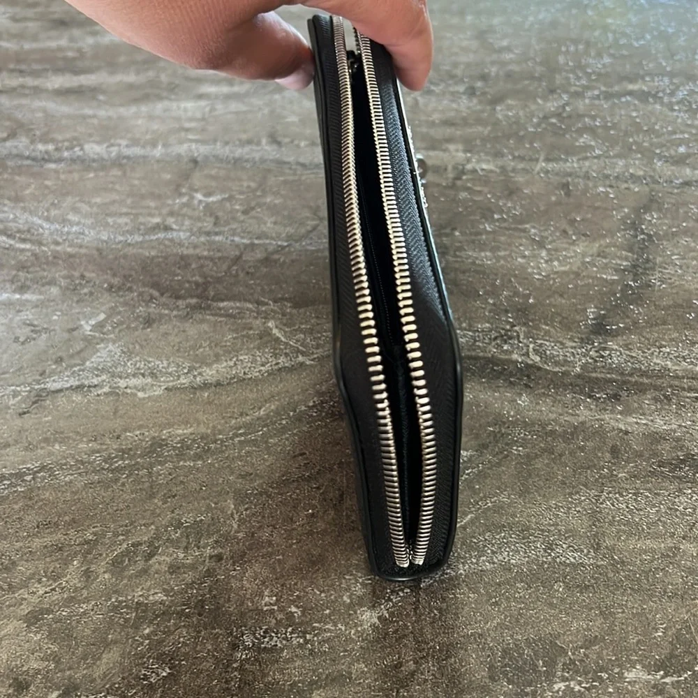 Michael Kors Wallet - Picture 3 of 4